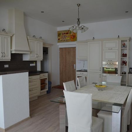 Ferienwohnung Apartman Ostry Vrsok V Starom Smokovci Vysoké Tatry Exterior foto